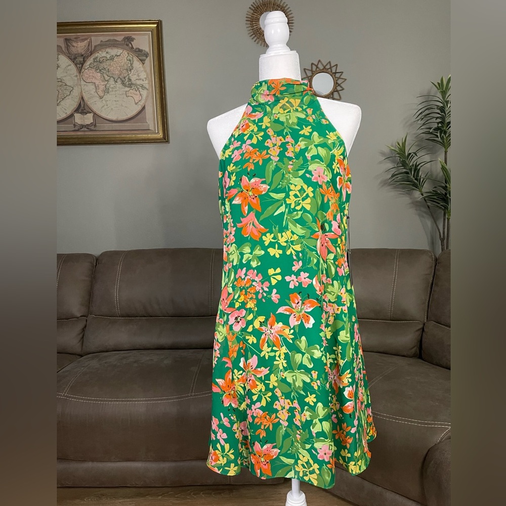 NWT Vince Camuto Green Floral Shift Dress Sz 8 Summer Vacay Party Date Resort - Picture 1 of 13